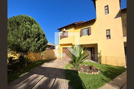 Casa à venda com 300m², 5 quartos e 1 vaga Casa à venda com 300m², 5 quartos e 1 vagaÁrea externa