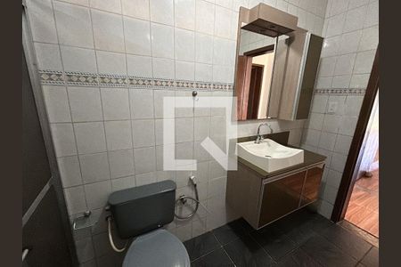 Casa à venda com 300m², 5 quartos e 1 vaga Casa à venda com 300m², 5 quartos e 1 vagaBanheiro