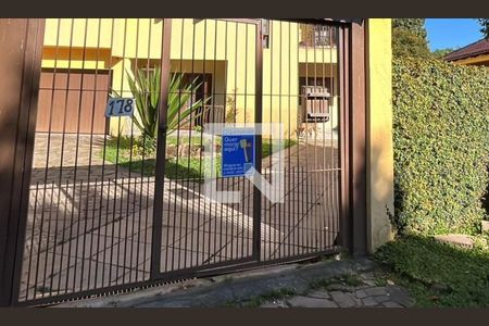 Casa à venda com 300m², 5 quartos e 1 vaga Casa à venda com 300m², 5 quartos e 1 vagaPlaca