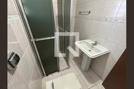 Casa à venda com 300m², 5 quartos e 1 vaga Casa à venda com 300m², 5 quartos e 1 vagaBanheiro da Suíte 3