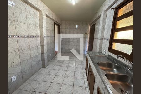 Casa à venda com 300m², 5 quartos e 1 vaga Casa à venda com 300m², 5 quartos e 1 vagaCozinha