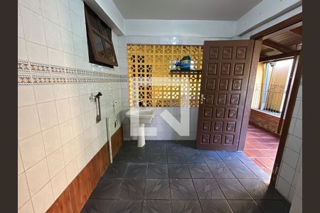 Casa à venda com 300m², 5 quartos e 1 vaga Casa à venda com 300m², 5 quartos e 1 vagaÁrea de Serviço