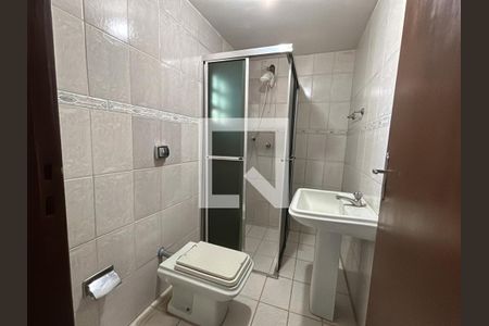 Casa à venda com 300m², 5 quartos e 1 vaga Casa à venda com 300m², 5 quartos e 1 vagaBanheiro da Suíte 3
