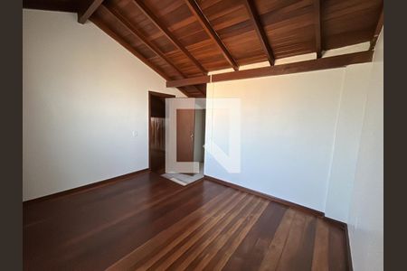 Casa à venda com 300m², 5 quartos e 1 vaga Casa à venda com 300m², 5 quartos e 1 vagaSuíte 3