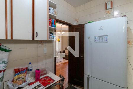 Apartamento à venda com 186m², 4 quartos e 2 vagas Apartamento à venda com 186m², 4 quartos e 2 vagasCozinha e Área de Serviço