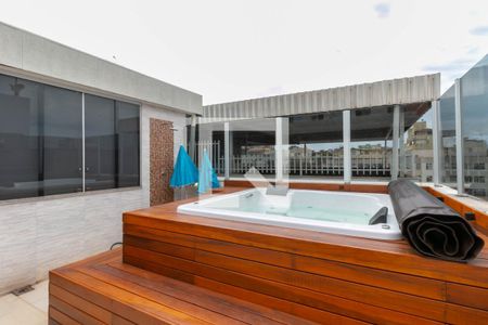 Apartamento à venda com 186m², 4 quartos e 2 vagas Apartamento à venda com 186m², 4 quartos e 2 vagasCobertura