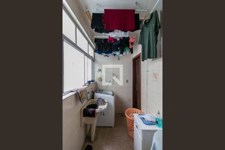 Apartamento à venda com 186m², 4 quartos e 2 vagas Apartamento à venda com 186m², 4 quartos e 2 vagasCozinha e Área de Serviço