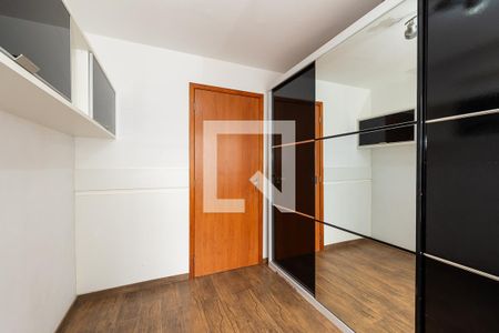 Quarto 1 de apartamento para alugar com 2 quartos, 60m² em Vista Alegre, Curitiba