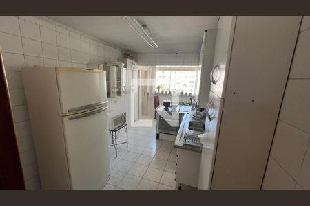 Apartamento à venda com 100m², 2 quartos e 2 vagasCozinha
