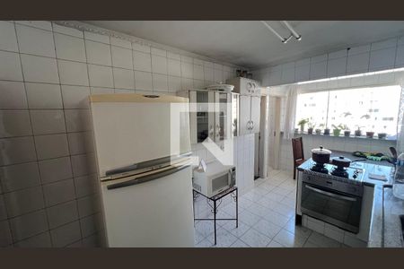 Apartamento à venda com 100m², 2 quartos e 2 vagasCozinha