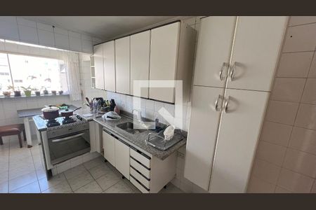 Apartamento à venda com 100m², 2 quartos e 2 vagasCozinha