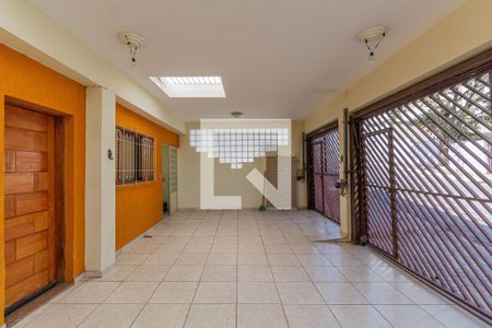 Casa à venda com 370m², 2 quartos e 3 vagas Casa à venda com 370m², 2 quartos e 3 vagasGaragem