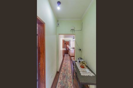 Casa à venda com 370m², 2 quartos e 3 vagas Casa à venda com 370m², 2 quartos e 3 vagasCorredor