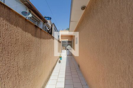 Casa à venda com 370m², 2 quartos e 3 vagas Casa à venda com 370m², 2 quartos e 3 vagasCorredor Externo