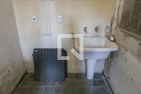 Casa à venda com 220m², 3 quartos e sem vagaÁrea de Serviço