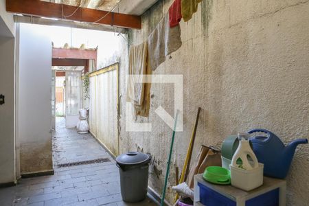 Casa à venda com 220m², 3 quartos e sem vagaÁrea de Serviço