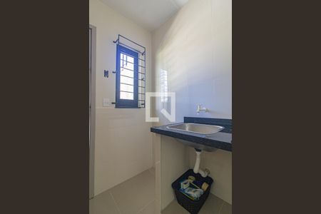 Casa para alugar com 45m², 1 quarto e 1 vagaÁrea de Serviço