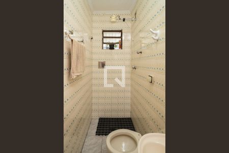 Casa à venda com 205m², 3 quartos e 2 vagas Casa à venda com 205m², 3 quartos e 2 vagasBanheiro 2