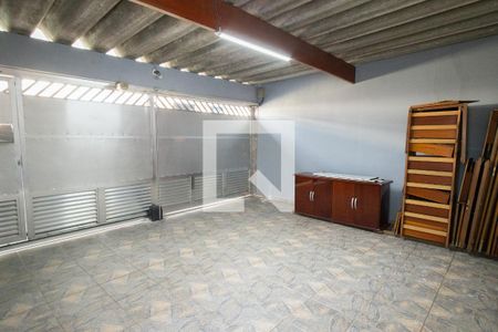 Casa à venda com 205m², 3 quartos e 2 vagas Casa à venda com 205m², 3 quartos e 2 vagasGaragem