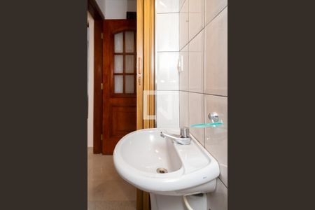 Casa à venda com 205m², 3 quartos e 2 vagas Casa à venda com 205m², 3 quartos e 2 vagasLavabo