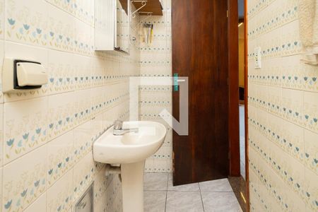 Casa à venda com 205m², 3 quartos e 2 vagas Casa à venda com 205m², 3 quartos e 2 vagasBanheiro 2