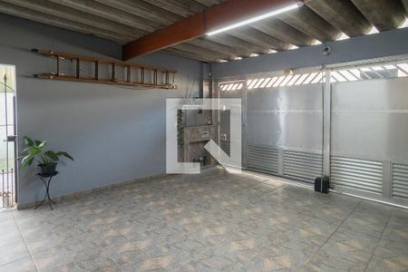 Casa à venda com 205m², 3 quartos e 2 vagas Casa à venda com 205m², 3 quartos e 2 vagasGaragem