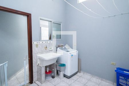 Casa à venda com 205m², 3 quartos e 2 vagas Casa à venda com 205m², 3 quartos e 2 vagasÁrea de Serviço