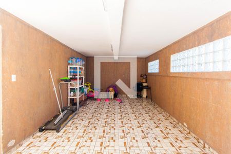 Casa à venda com 216m², 3 quartos e 4 vagas Casa à venda com 216m², 3 quartos e 4 vagasGaragem