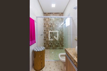 Casa à venda com 216m², 3 quartos e 4 vagas Casa à venda com 216m², 3 quartos e 4 vagasBanheiro da Suíte 2