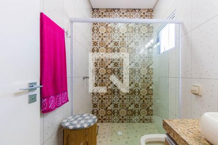 Casa à venda com 216m², 3 quartos e 4 vagas Casa à venda com 216m², 3 quartos e 4 vagasBanheiro da Suíte 2