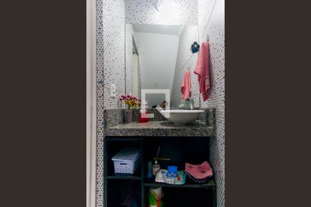 Casa à venda com 216m², 3 quartos e 4 vagas Casa à venda com 216m², 3 quartos e 4 vagasLavabo