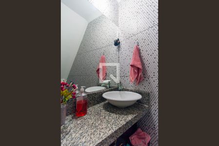 Casa à venda com 216m², 3 quartos e 4 vagas Casa à venda com 216m², 3 quartos e 4 vagasLavabo