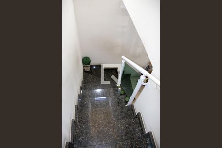 Casa à venda com 250m², 3 quartos e 2 vagasEscada