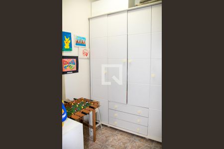 Casa à venda com 250m², 3 quartos e 2 vagasQuarto e Banheiro de Serviço