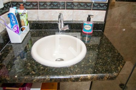 Casa à venda com 250m², 3 quartos e 2 vagasBanheiro 2