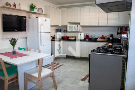 Casa à venda com 250m², 3 quartos e 2 vagasCozinha