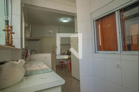 Apartamento à venda com 135m², 4 quartos e 1 vagaÁrea de Serviço
