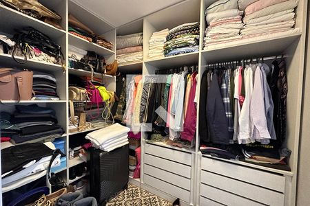 Casa à venda com 153m², 3 quartos e 4 vagasCloset