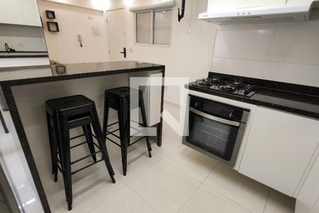 Cozinha de apartamento para alugar com 1 quarto, 44m² em Caiçara, Praia Grande