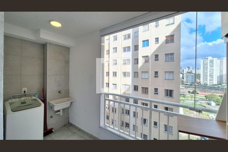 Varanda e área de serviço de apartamento para alugar com 2 quartos, 47m² em Várzea da Barra Funda, São Paulo