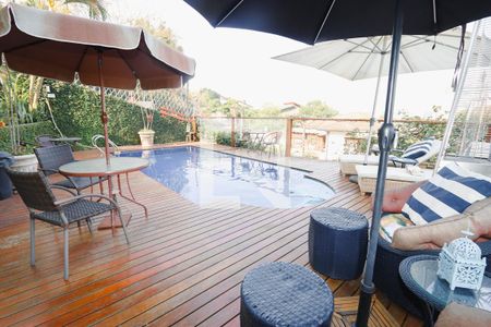 Casa à venda com 374m², 5 quartos e 5 vagasÁrea comum - Piscina