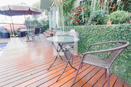 Casa à venda com 374m², 5 quartos e 5 vagasÁrea comum - Piscina