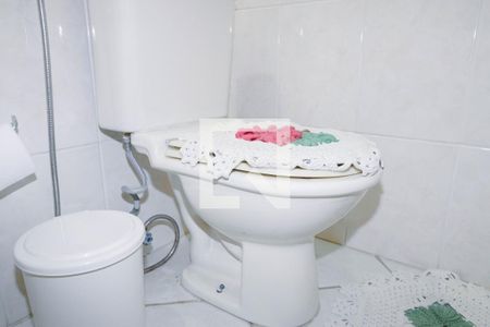 Casa à venda com 374m², 5 quartos e 5 vagasBanheiro 1