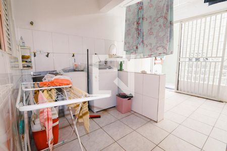 Casa à venda com 374m², 5 quartos e 5 vagasLavanderia