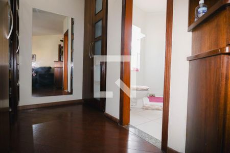 Casa à venda com 374m², 5 quartos e 5 vagasCloset da suíte