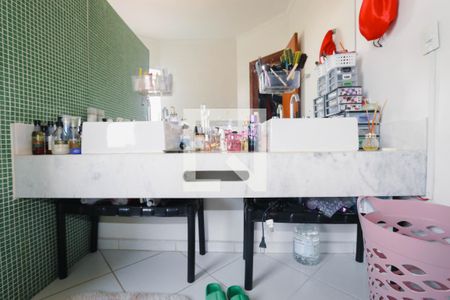 Casa à venda com 374m², 5 quartos e 5 vagasBanheiro 2