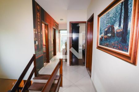 Casa à venda com 374m², 5 quartos e 5 vagasCorredor