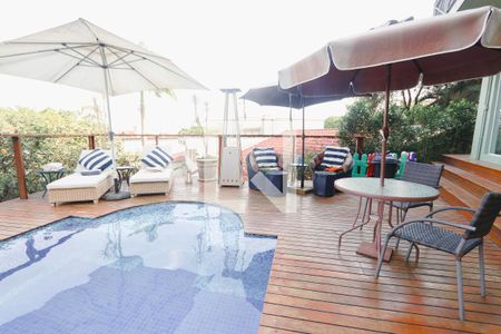 Casa à venda com 374m², 5 quartos e 5 vagasÁrea comum - Piscina