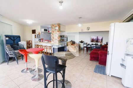 Casa à venda com 374m², 5 quartos e 5 vagasÁrea comum - Salão de festas