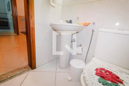 Casa à venda com 374m², 5 quartos e 5 vagasBanheiro 1